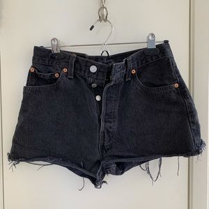 Vintage dark wash Levi’s denim shorts